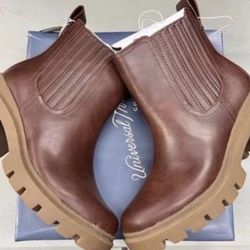 Women’s Boots Shoes Size 5.5