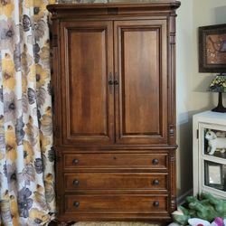 Solid wood Armoire 