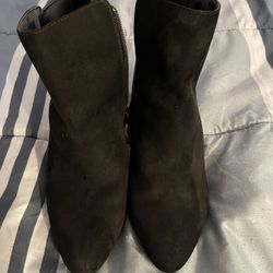 Nice Black suede ankle boots