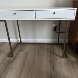 White Desk/ Vanity 