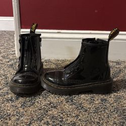 Dr Marten Boots 