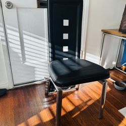 NEED GONE / LEATHER Table Chairs X4