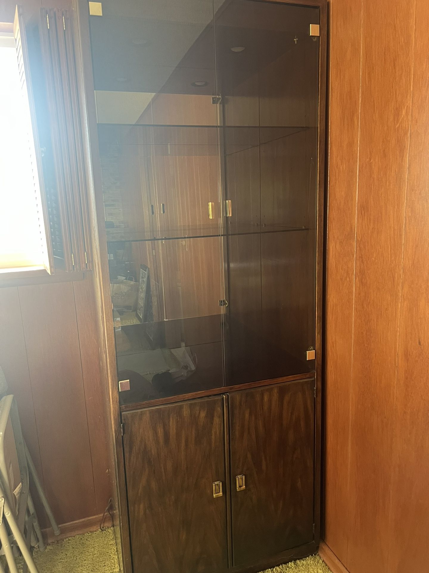 Drexel China Cabinet With Lighting