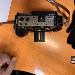 Sony FX3 Cinema Line | LOW 6K Shutter | XLR Handle + Cage | Excellent