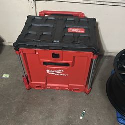 Milwaukee Rolling Tool Box 