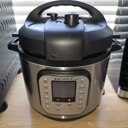 Instant Pot Duo Nova 6-Qt Pressure Cooker – Complete Set
