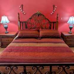 7-piece Master Bedroom Set plus Lamps