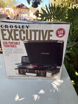 Vinyl record player