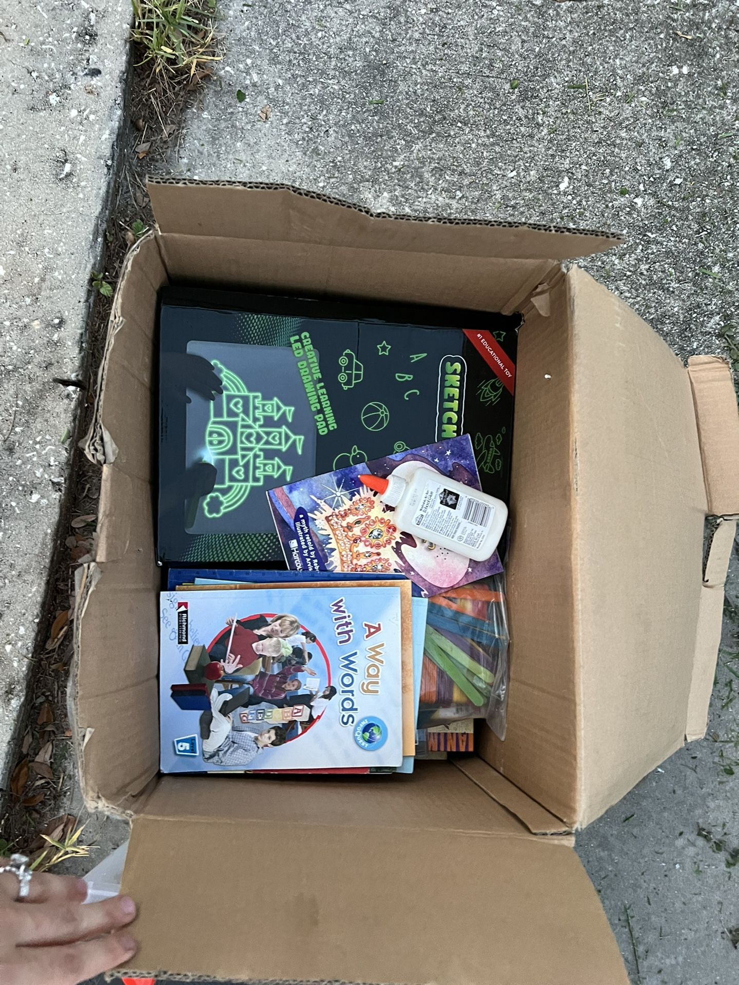 FREE TOYS/BOOKS