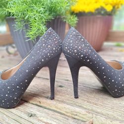 Beautiful Size 10 Black With Studs, Women's Pumps, High Heels
