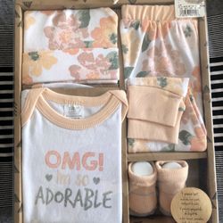 4 Piece Pink And White Newborn Set