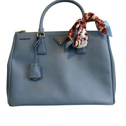 Pratt Galleria saffiano leather tote double zip style.👜 ♥️ 