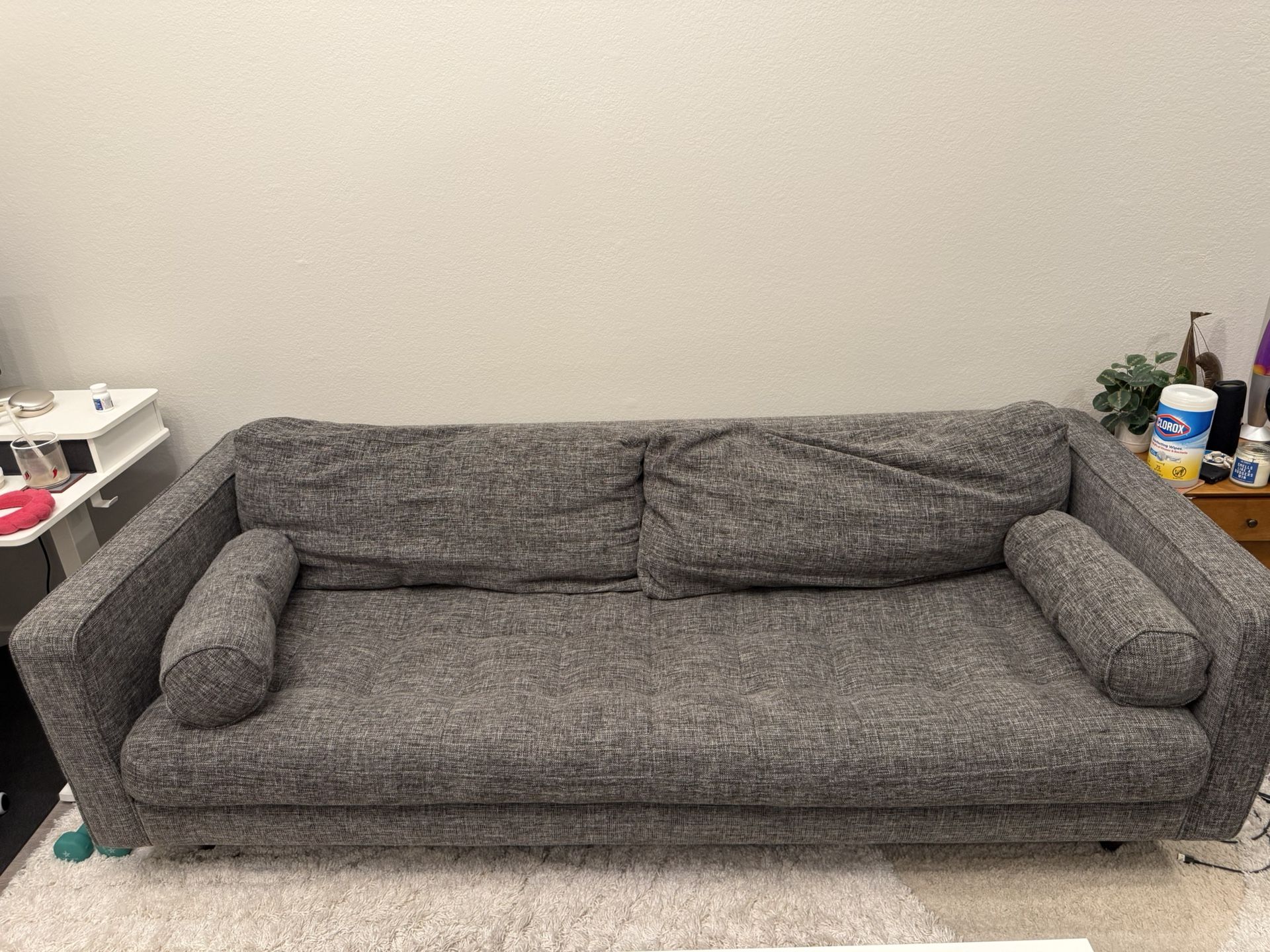 Grey Couch (Sven Brand)