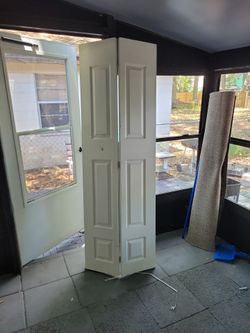 Closet fold door