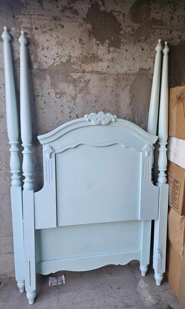 Solid Wood CANOPY BED AND NIGHTSTAND