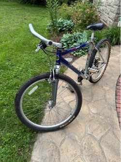 Giant ATX 860 mountain bike