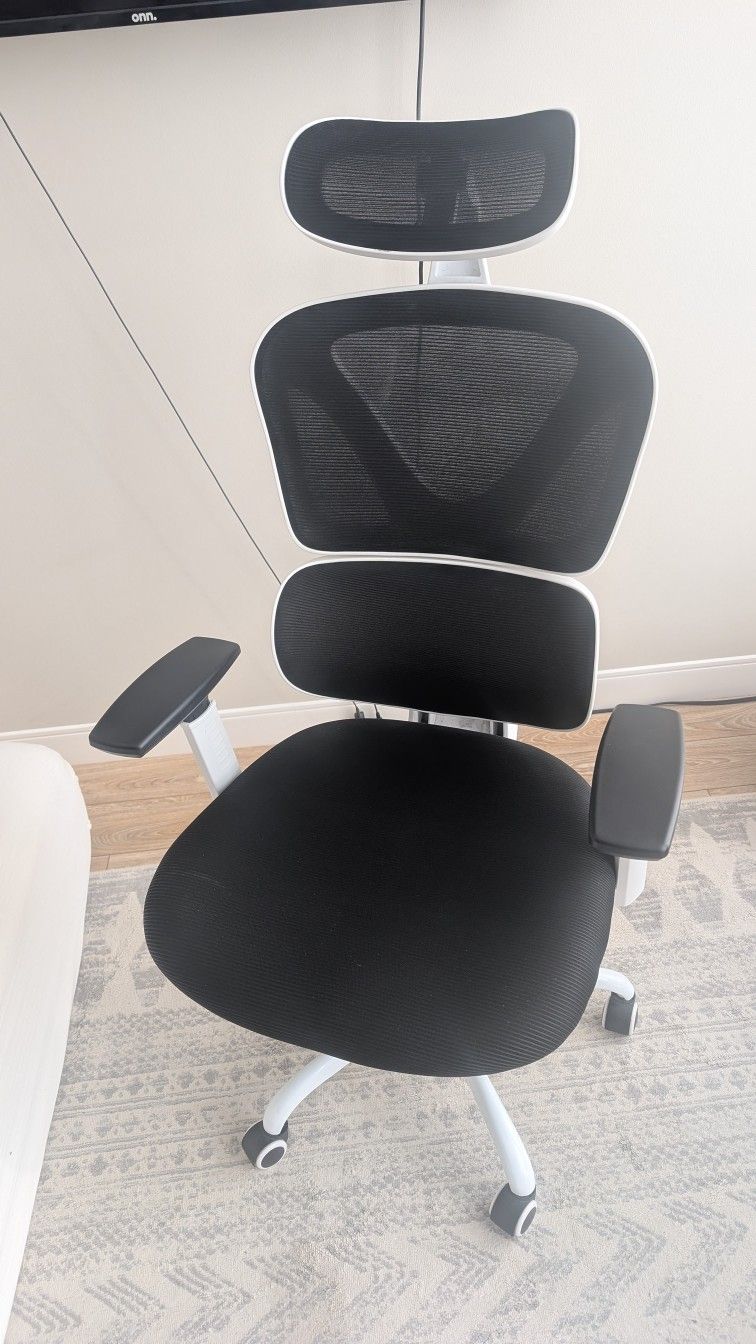 Ergonomic Office Chair - Black & White - Great Condition!