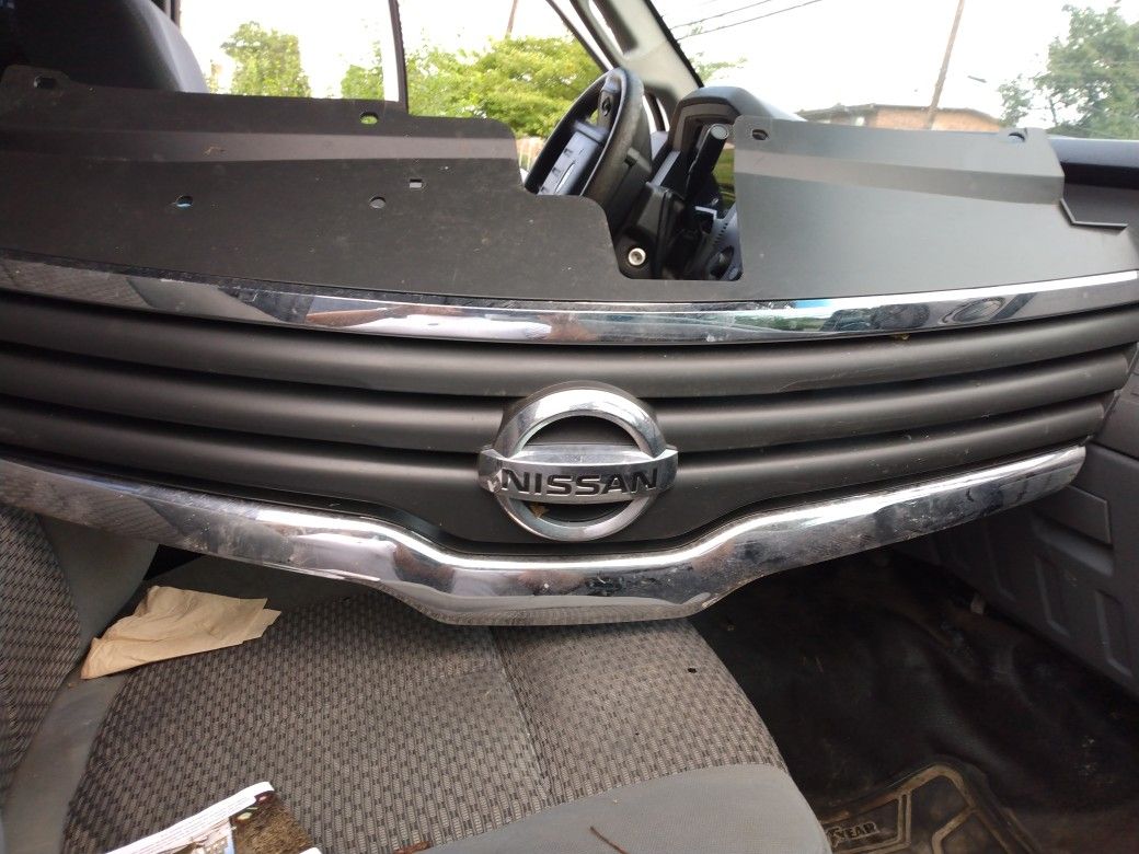 07-09 Nissan Altima Grill