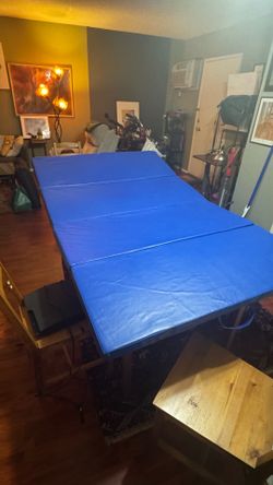 Folding Tumbling / Gymnastics / Exercise Mat 6’x30” Like New