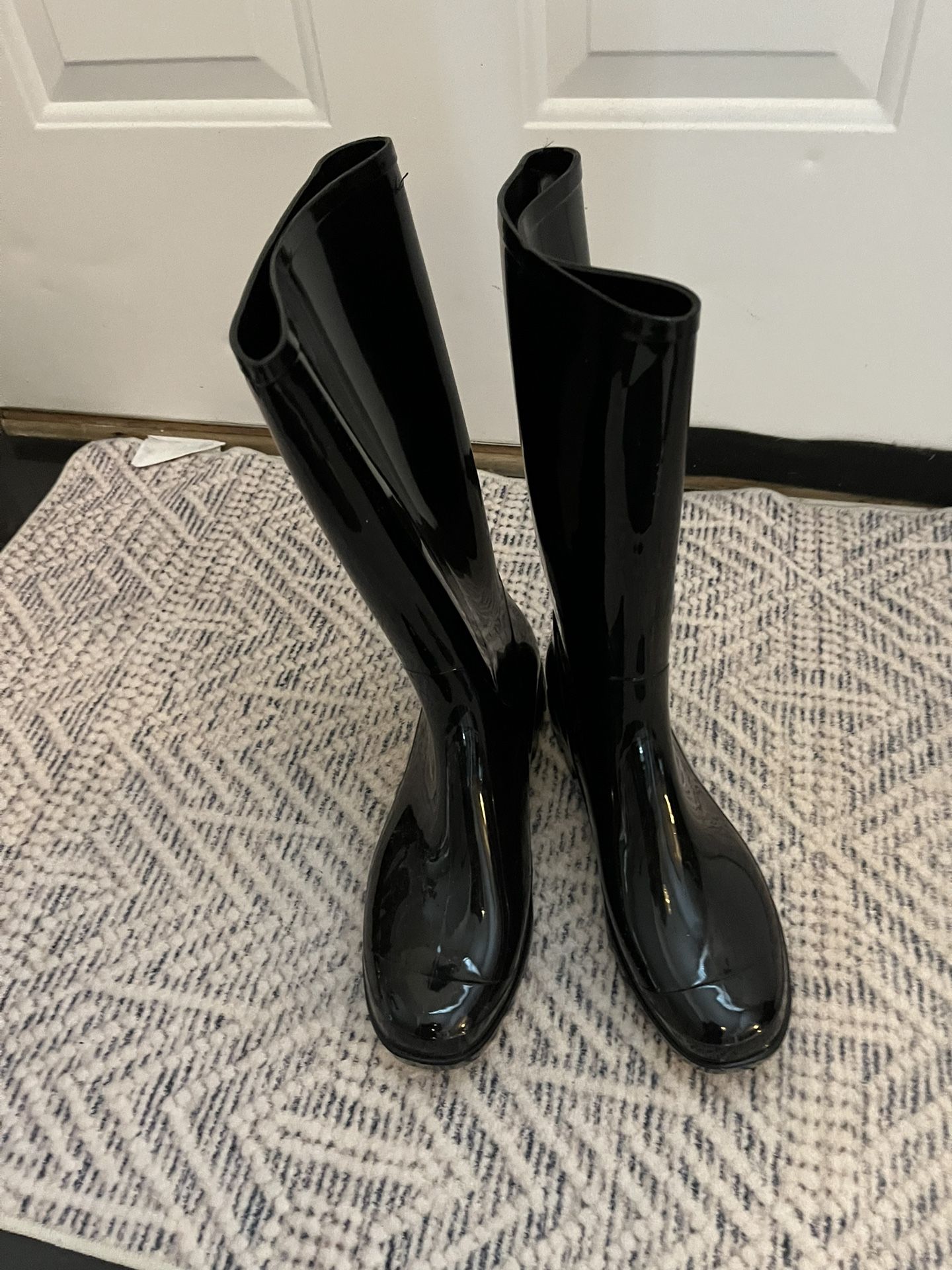 Rain Boots Size 10