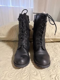 Combat Black Boots Journee Collection  Like New!