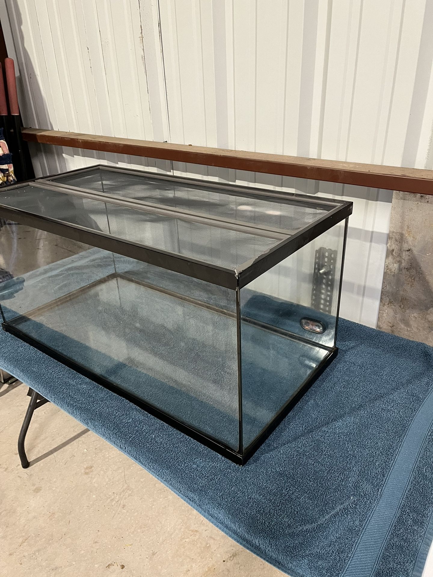 REDUCED! (2) Fish/ Reptile Tanks & Pet Reptile Startup Kit