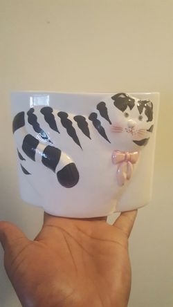 Cat vase