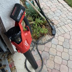 Milwaukee M18 Fuel Leaf Blower