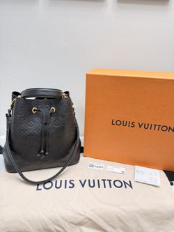 Louis Vuitton Neonoe MM Bucket Bag in Monogram Empreinte Leather