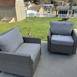Patio Furniture Set - Great Condition 1 Year Old 