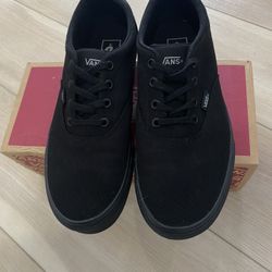 Women’s Black vans Size 9.5- New