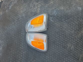 1999 Toyota Tacoma Front Signal Lights