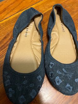 7 1/2 pair of flat