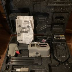 Porter Cable Cordless Brad Nailer Set 12V Charger & Battery BN200V12