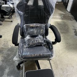 Dowinx Simple Series 6657D-Black brand new and already assembled  $99  Warehouse Clearance Sale   🔥First Come, First Served🔥  🔥Reserve with a Depos