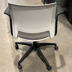 Office Reworks Visitor Chair