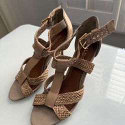 Size 8 Heels For Only $4 !