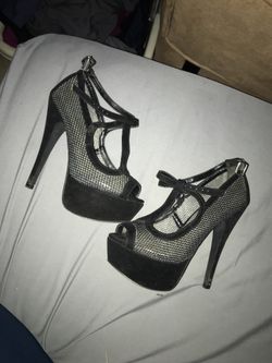 Black heels size 5.5