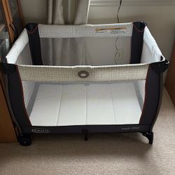 Graco Baby Crib 