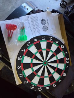 Dart Board with Metal tip darts