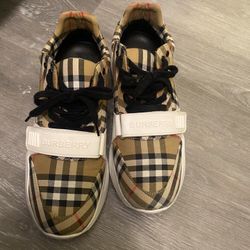 Burberry shoes Size 10.5-11