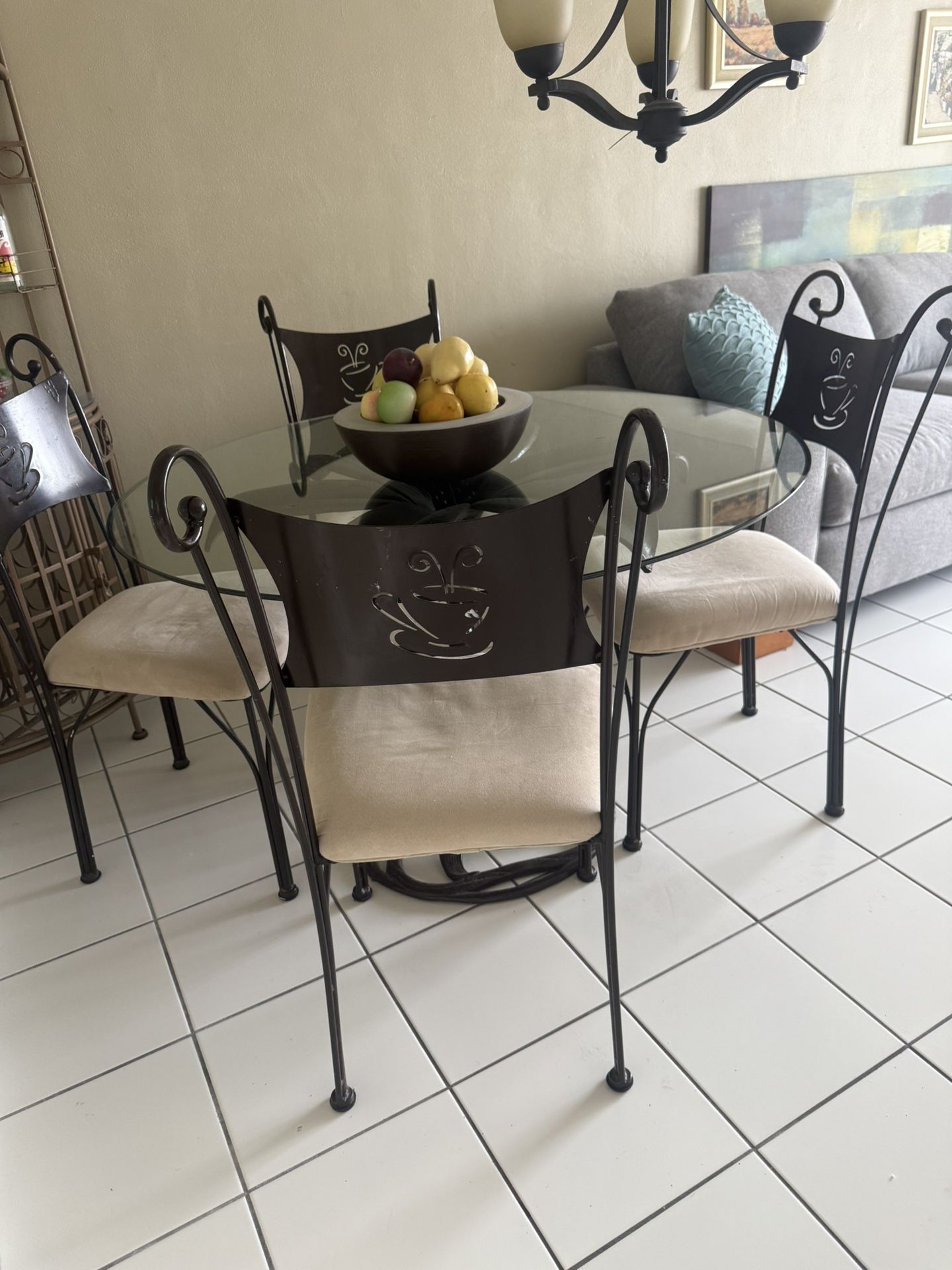 Dining Table + 4 Chairs