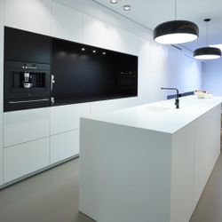 Custom Kitchen Cabinets 