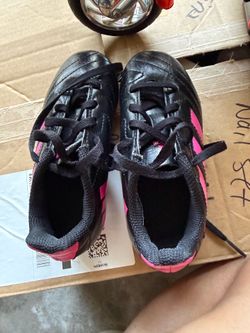 Soccer girl shoes