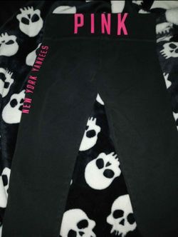 Y2K VINTAGE VS PINK YOGA PANTS CAPRI SIZE S