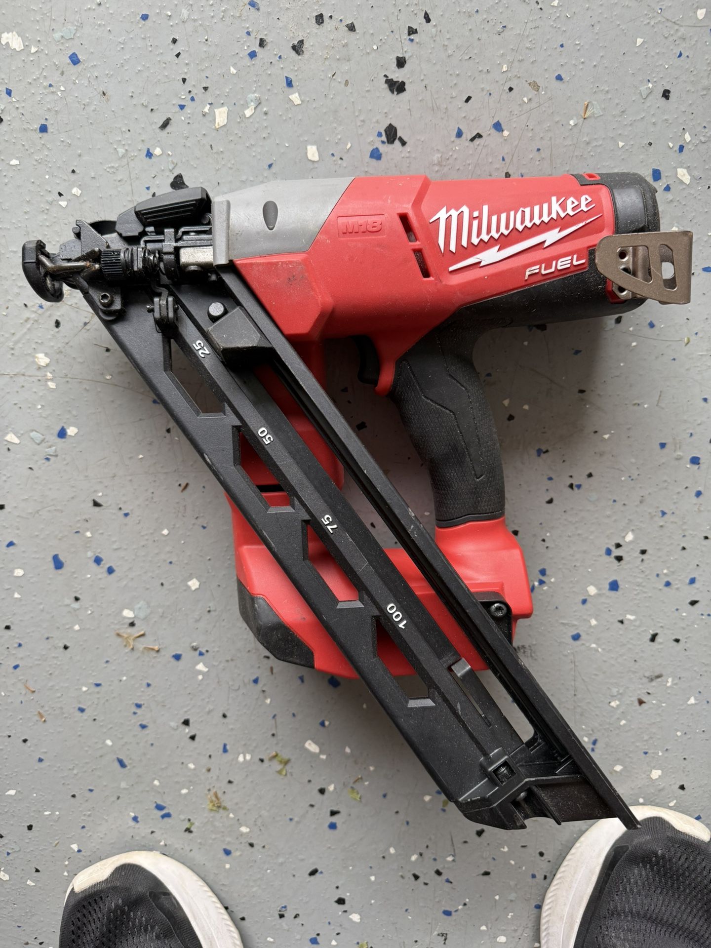 Milwaukee Finish Nailer