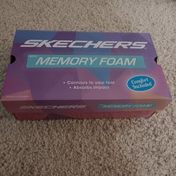 Women's sketchers, summits