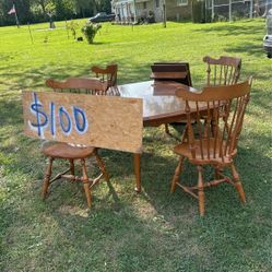 Table With Four chairs for 100 dollars