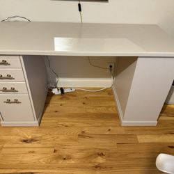 Free Desk 