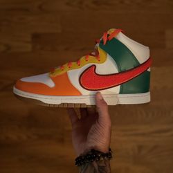 Nike Dunk high Sz 12 University 